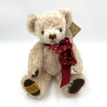 Laden Sie das Bild in den Galerie-Viewer, Merrythought Mohair Sammler-Teddy (Klein)