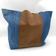 Laden Sie das Bild in den Galerie-Viewer, Tasche mit Bärenmotiv - Selfmade