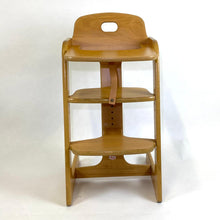 Laden Sie das Bild in den Galerie-Viewer, Kinderhochstuhl aus Holz