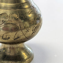 Laden Sie das Bild in den Galerie-Viewer, Orientalische Rosenwasserflasche