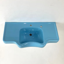 Laden Sie das Bild in den Galerie-Viewer, Waschbecken Friseursalon 60er Jahre