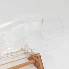 Laden Sie das Bild in den Galerie-Viewer, Buddelschiff mit Glasschiffen
