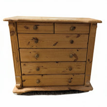 Laden Sie das Bild in den Galerie-Viewer, Kommode
