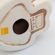 Laden Sie das Bild in den Galerie-Viewer, Keramik Figur von Thun
