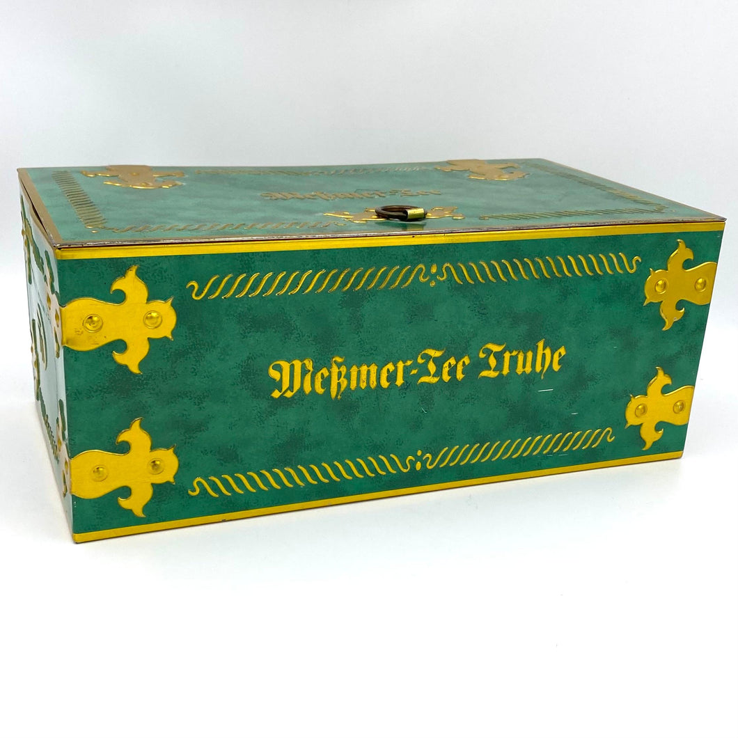 Alte Vorratstruhe von Meßmer Tee