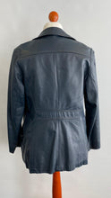 Laden Sie das Bild in den Galerie-Viewer, Damen Lederjacke - Blau, Größe 42
