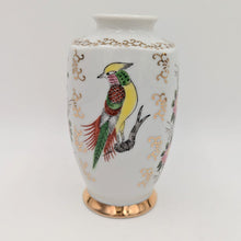 Laden Sie das Bild in den Galerie-Viewer, Japanische Vase
