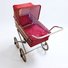 Laden Sie das Bild in den Galerie-Viewer, Puppenwagen 60er Jahre
