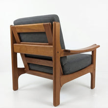 Laden Sie das Bild in den Galerie-Viewer, Teak Sessel von Vamdrup
