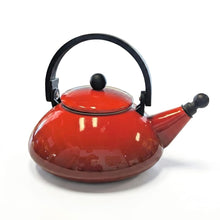 Laden Sie das Bild in den Galerie-Viewer, Le Creuset Flötenkessel
