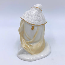 Laden Sie das Bild in den Galerie-Viewer, Krippenfigur König Kasper Villeroy &amp; Boch Nativity Story
